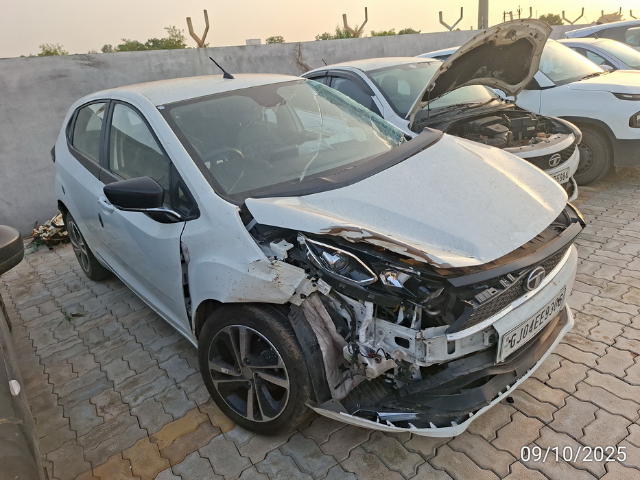  TATA  ALTROZ 1.2 XZ REVOTRON